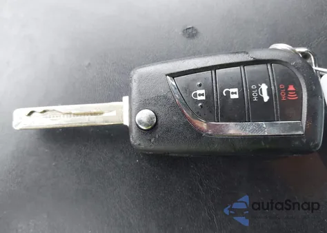 2020 Toyota Camry Le z USA, uszkodzony, nr VIN 4T1C11AK8LU395604